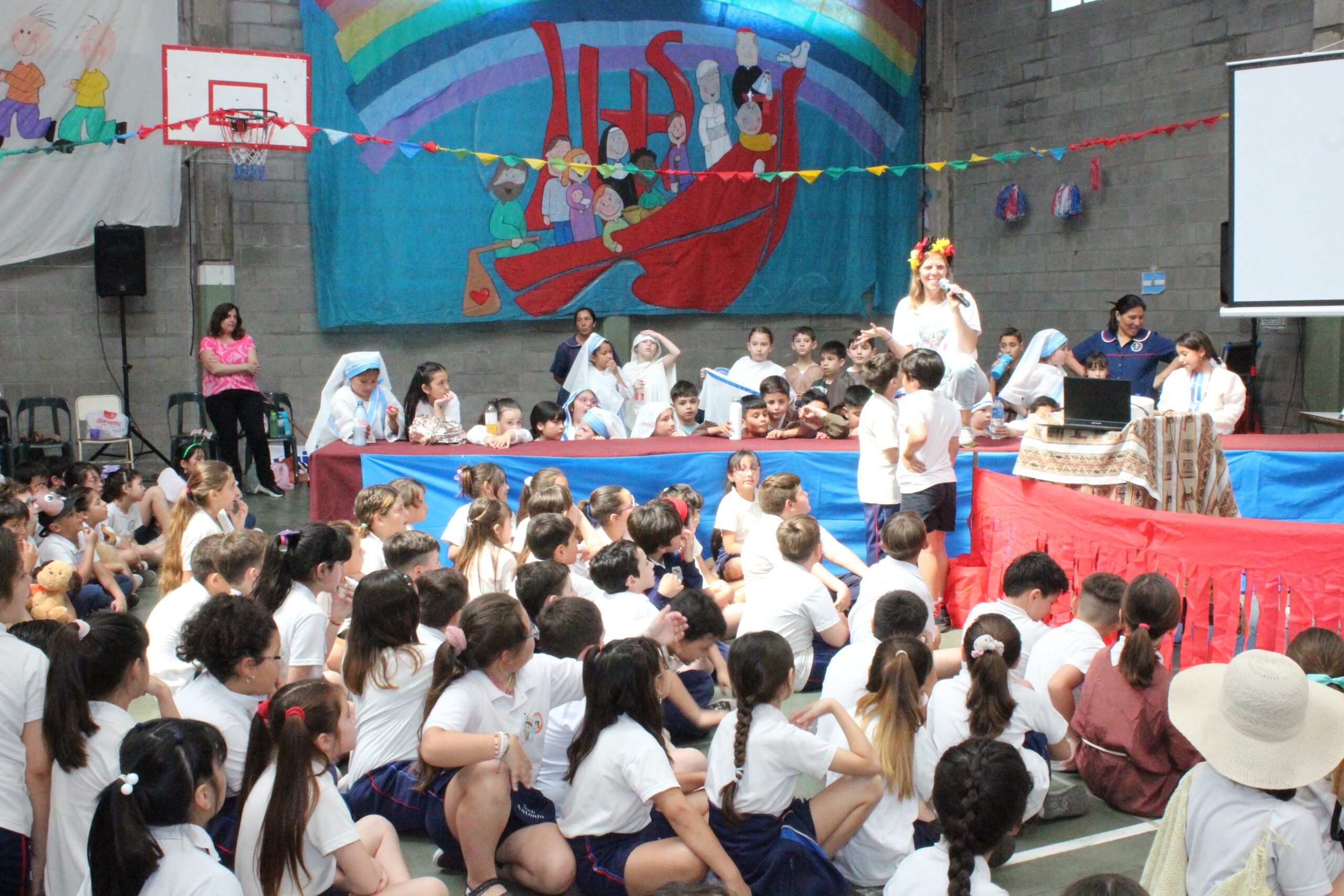 La “Fiesta de los Santos” llenó de alegría los corazones de los alumnos de 3eros. años de nivel primario