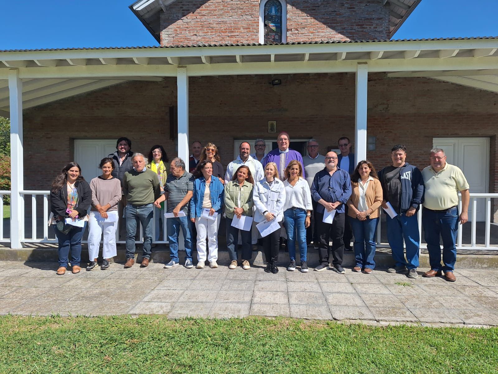 Representantes legales fortalecen el trabajo educativo en una jornada institucional