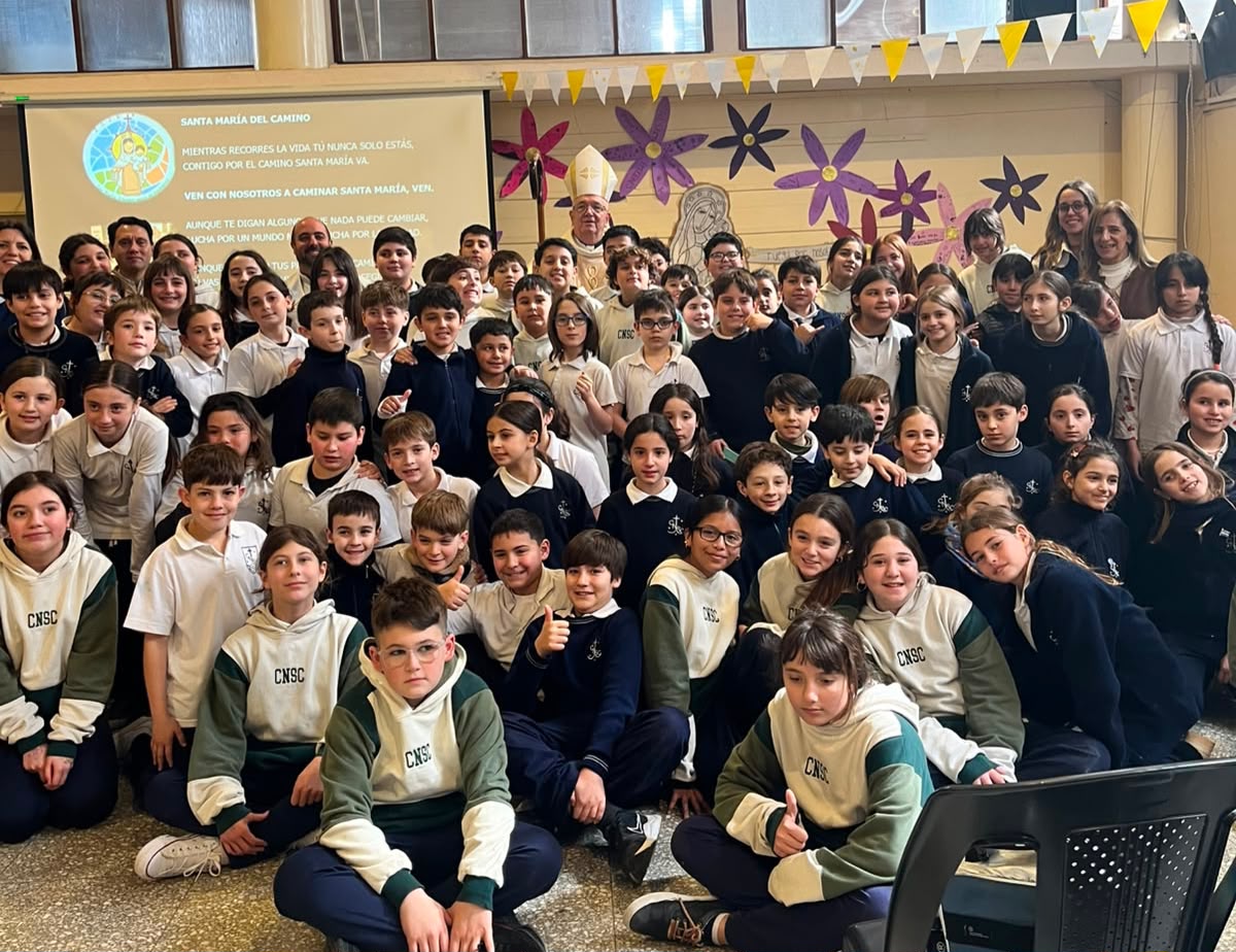 El Obispo realizó una visita pastoral al Colegio Nuestra Señora del Carmen
